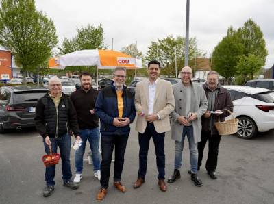 vlnr: Dirk Blank, Christoph Steinmeier, Sebastian Hoffmann (Bürgermeister für Rödinghausen), Mirco Schmidt (Landrat für Herford), Carsten Wellenkötter, Reinhard Uthoff